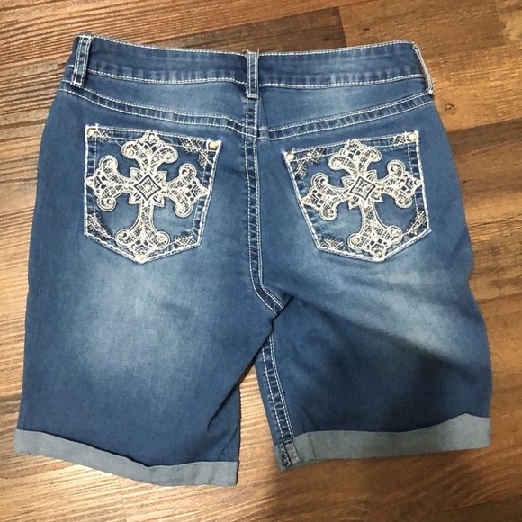 A.n.a A New Approach blue Jean shorts - Picture 4 of 10